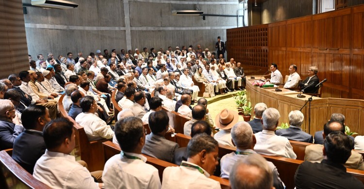 সরকারদলীয় এমপিদের সঙ্গে প্রধানমন্ত্রীর বৈঠক