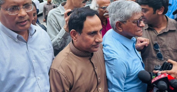 প্রধানমন্ত্রীর কাছে দুর্গাপূজার ছুটি ৩ দিন করার দাবি