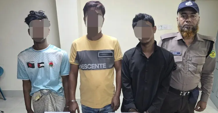 শিপিং প্রতিষ্ঠানে চুরির ঘটনায় গ্রেফতার তিন, টাকা-ডলার জব্দ