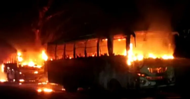 রাউজানে বাস-অটোরিকশা সংঘর্ষে চালক নিহত, ক্ষোভে বাসে আগুন