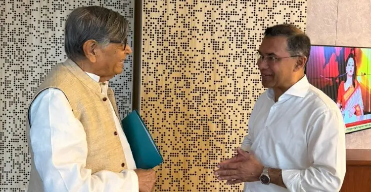 প্রধানমন্ত্রীর সঙ্গে অধ্যাপক আবদুল্লাহ আবু সায়ীদের সাক্ষাৎ