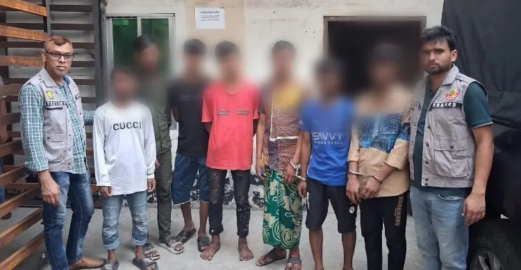 পল্টনে ব্লক রেইড, গ্রেফতার ৭