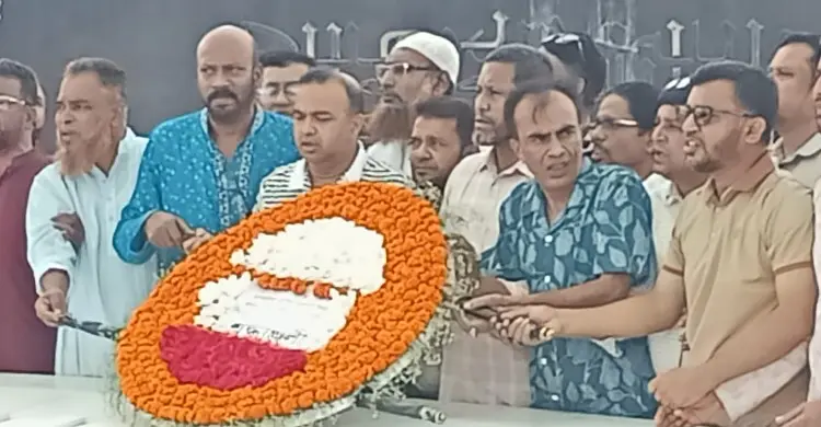 জিয়াউর রহমান-খালেদা জিয়ার কবরে ইডিসিএল শ্রমিক কল্যাণ সংসদের শ্রদ্ধা 