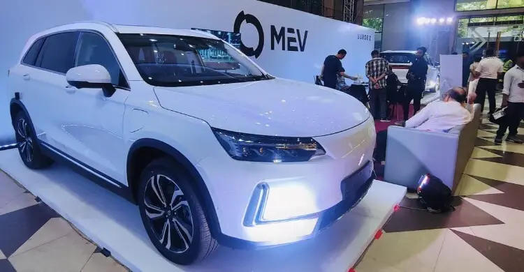 রাজধানীতে চলছে অটোমোবাইল শিল্পের প্রদর্শনী