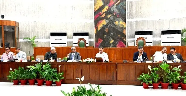 অর্থনীতির সংকট মোকাবিলায় ১৮০ দিনে সরকারের যত পদক্ষেপ