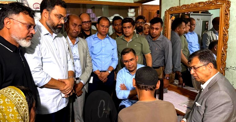 শিশু রামিসার বাসায় গেলেন প্রধানমন্ত্রী, দিলেন দ্রুত বিচারের আশ্বাস
