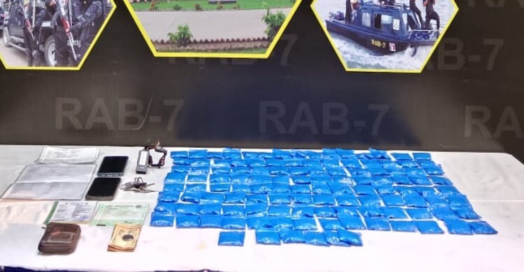 কাভার্ড ভ্যানে তল্লাশি, অভিনব কায়দায় লুকানো ২৩ হাজার ইয়াবা জব্দ
