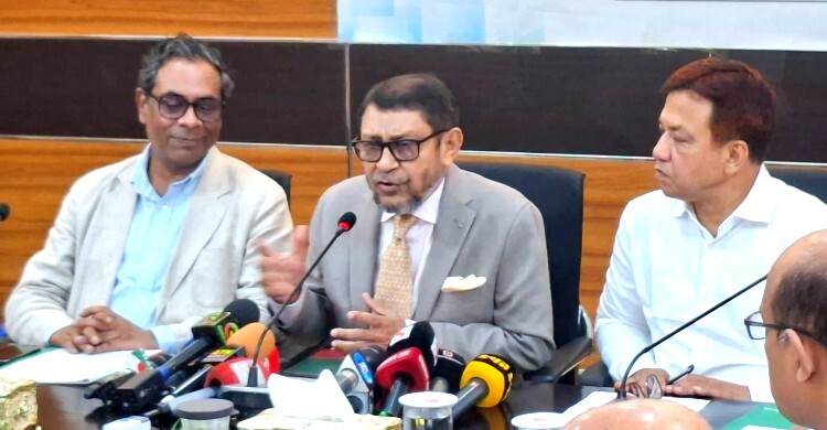 ইন্টার্ন চিকিৎসকদের দাবি যৌক্তিক হলে বিবেচনা করা হবে: স্বাস্