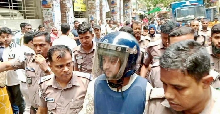 এবার প্রতারণার মামলায় গ্রেফতার তৌহিদ আফ্রিদি, দোয়া চাইলেন বাবা