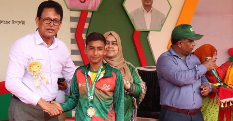 শিক্ষার্থীদের মধ্যে বিনামূল্যে স্কুলড্রেস বিতরণ শুরু জুলাইয়ে