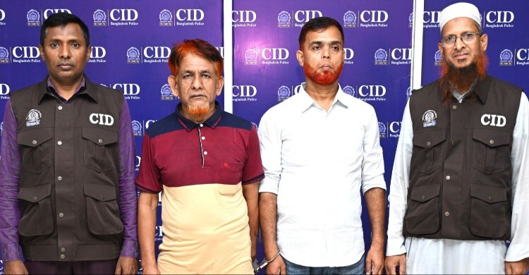 পুলিশে চাকরি দেওয়ার নামে প্রতারণা, টাকা নিতে গিয়ে ধরা দুজন