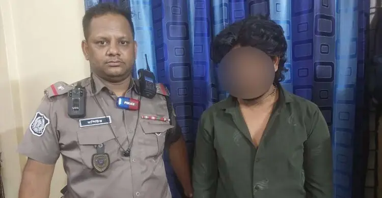 হেলমেটবিহীন চালককে থামাতে গিয়ে চোরাই মোটরসাইকেল উদ্ধার