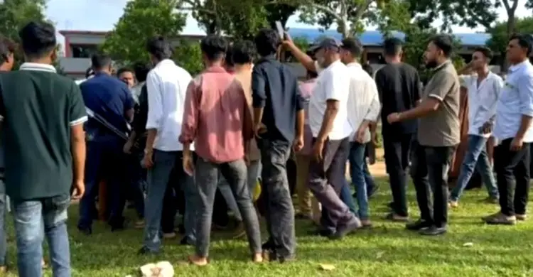 চট্টগ্রামে এমপির সামনেই বিএনপিকর্মীর ওপর হামলার অভিযোগ