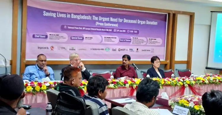 কিডনি প্রতিস্থাপনে আইনি জটিলতা, বিদেশে ছুটছেন রোগীরা