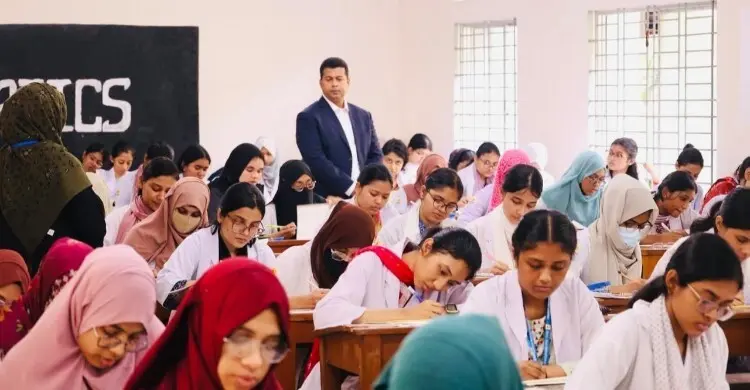 পরীক্ষা অসুস্থ প্রতিযোগিতা নয়, মেধা প্রকাশের ক্ষেত্র: ডিসি জাহিদ