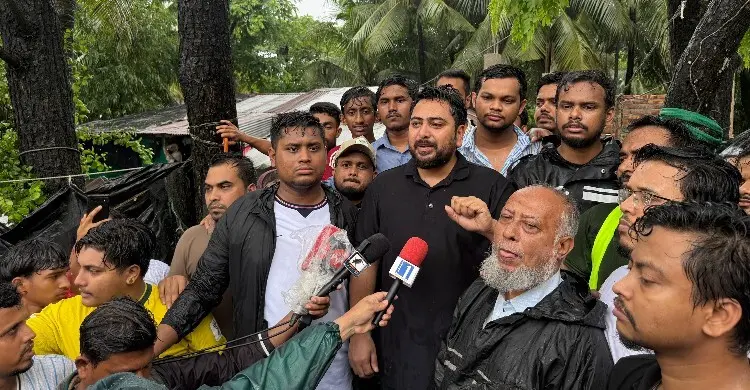 বেড়িবাঁধের বরাদ্দের এক টাকাও লুটপাট হতে দেওয়া হবে না