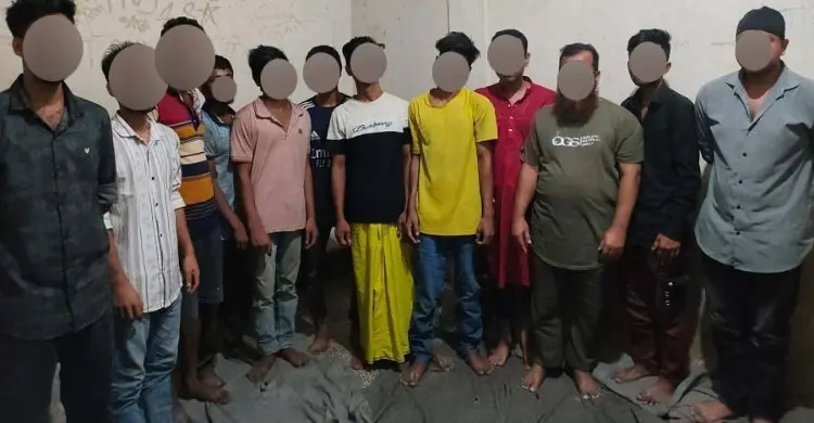 মুগদায় বিশেষ অভিযানে ১২ জন গ্রেফতার