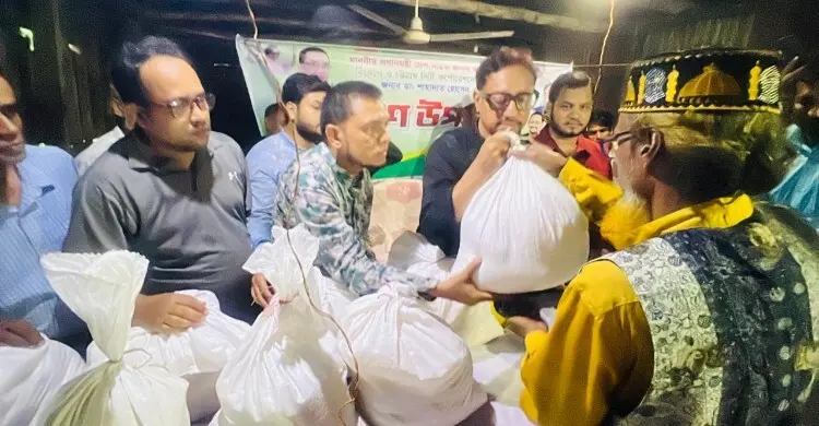বাঁশখালীতে হেফজখানা-এতিমখানায় অনুদান, বন্যার্তদের খাদ্য সহায়তা