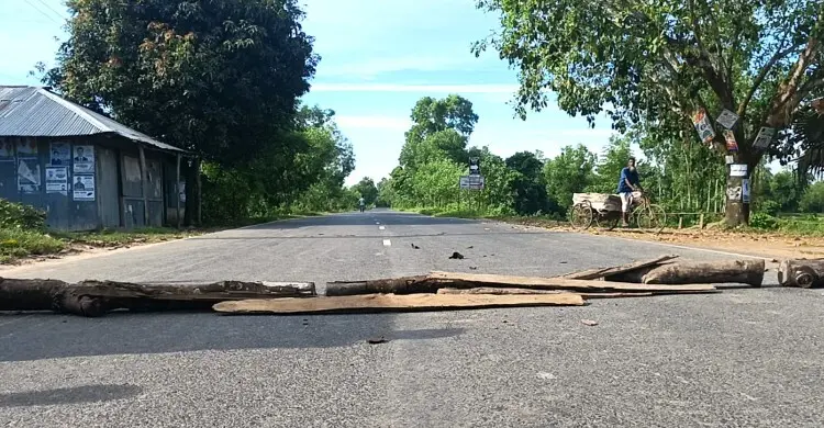 ফটিকছড়ি উত্তর উপজেলায় হরতাল, চট্টগ্রাম-খাগড়াছড়ি সড়কে যান চলাচল বন্ধ