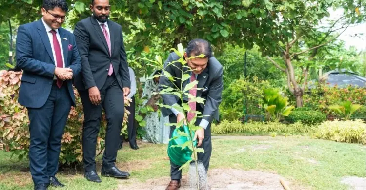 মালদ্বীপের স্বাধীনতা দিবসের কুচকাওয়াজে বিশেষ অতিথি খলিলুর রহমান