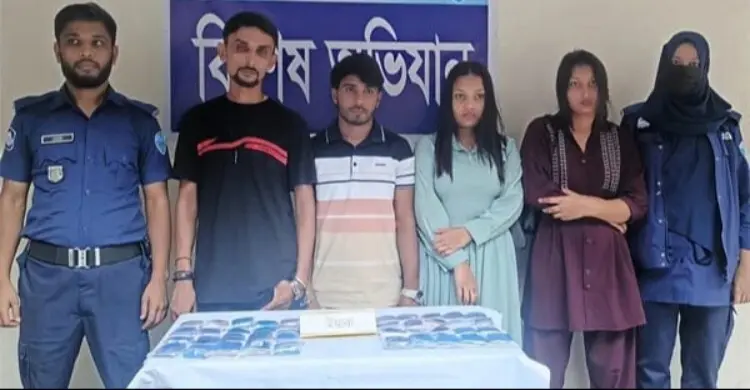 প্রাইভেটকারে ইয়াবা পাচারের সময় চারজন আটক