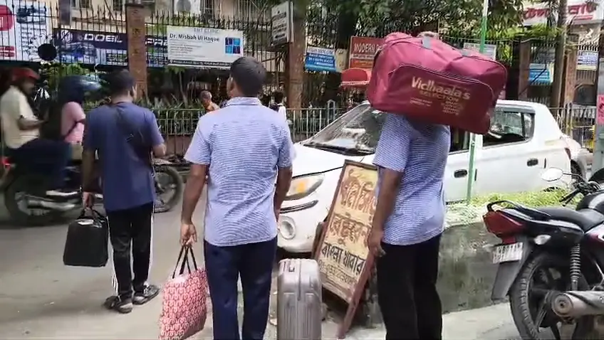 কলকাতায় হোটেল ছাড়তে বলায় বিপাকে বাংলাদেশিরা