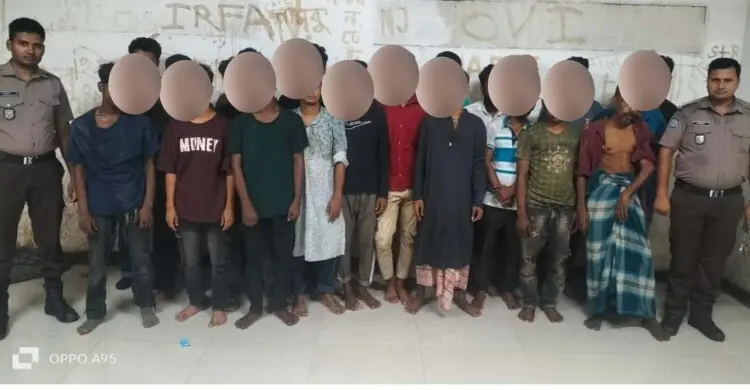 অপরাধপ্রবণ এলাকায় পুলিশের অভিযান, গ্রেফতার ৫৩