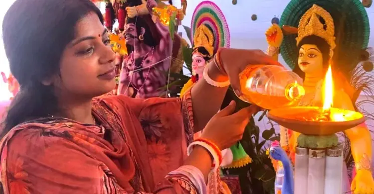 মুষ্টির চালে দুর্গাপূজা যেন নারী ক্ষমতায়নের অনন্য দৃষ্টান্ত