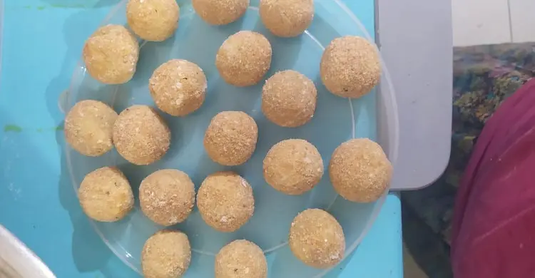 আঠার ফাঁদে আটকা কাঁঠালের সম্ভাবনা