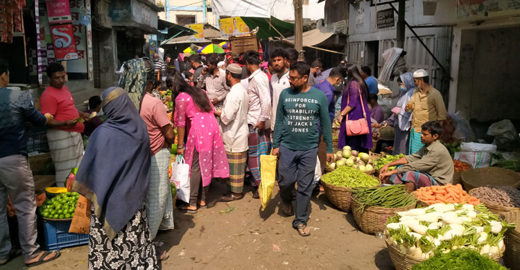 ময়মনসিংহে কমেছে সব ধরনের সবজি-মাছের দাম