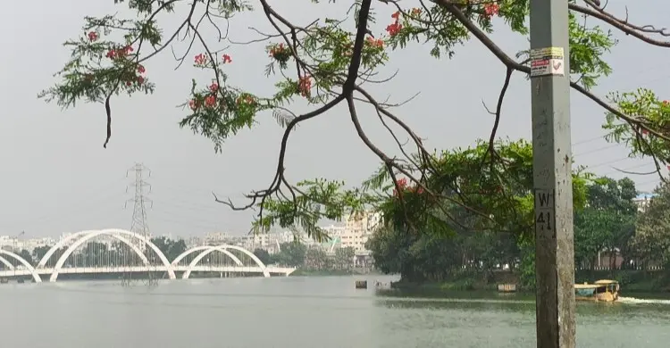 বৈশাখের বিকেলে এক পশলা বৃষ্টি, প্রাণের পরশ হাতিরঝিলে