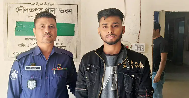 মোটরসাইকেল কিনে না দেওয়ায় নিজ বাড়িতে পেট্রোলবোমা বিস্ফোরণ