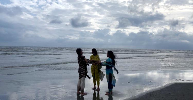কোলাহলমুক্ত নডালিয়া সমুদ্রসৈকত
