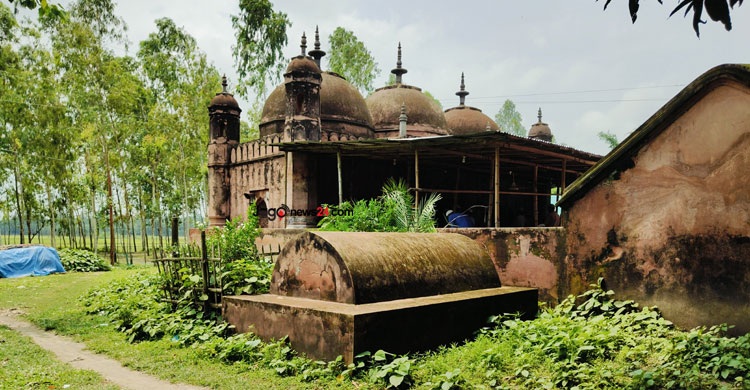 ঐতিহাসিক নিদাড়িয়া মসজিদের সংস্কার জরুরি