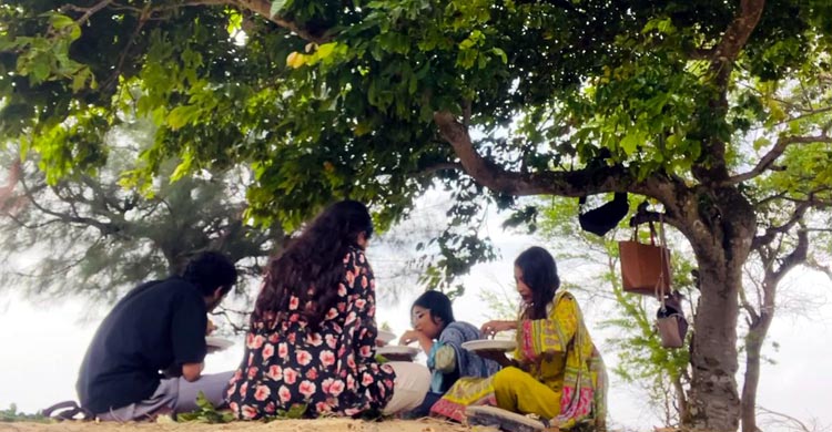 কোলাহলমুক্ত নডালিয়া সমুদ্রসৈকত