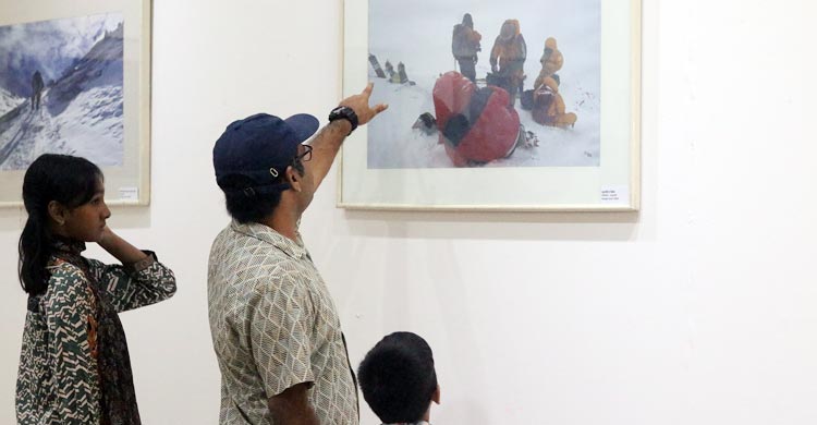 শাকিল ও তাশির আলোকচিত্র দেখলো বাংলাদেশ