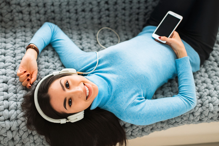 নিয়মিত গান শুনলে শরীর ও মন থাকবে ভালো