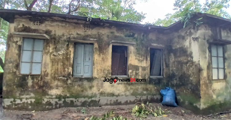 স্বাস্থ্যকেন্দ্রের করুণ দশা