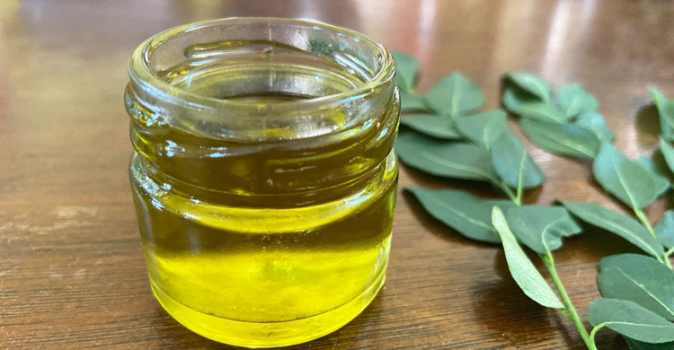 চুল ঘন করার জন্য সরিষার তেলের সঙ্গে কী ব্যবহার করবেন