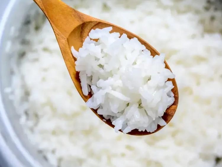 রাতে ভাত খেলে শরীরে যা হয়