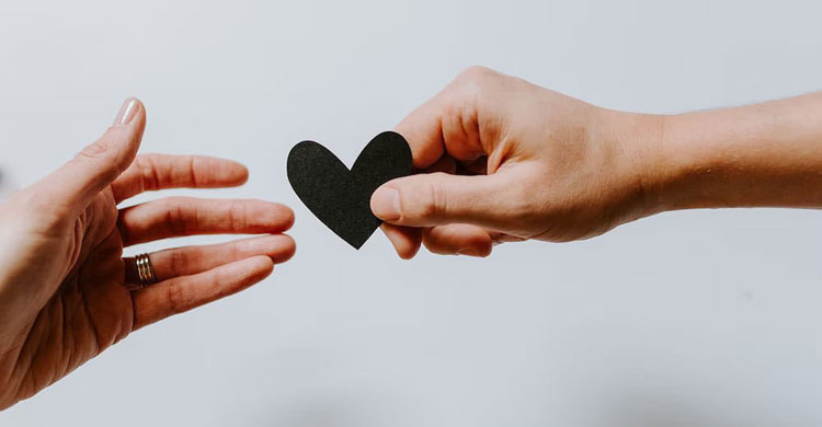 প্রাক্তনকে ক্ষমা করে মনের শান্তি ফিরিয়ে আনুন