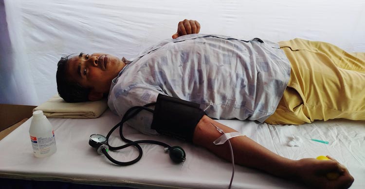 হতাহতদের স্মরণে বিএনপির দোয়া, স্বেচ্ছায় রক্তদান