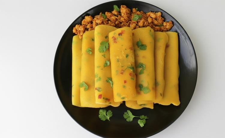 স্বাদ বদলাতে বাড়িতে বানান ঝাল পাটিসাপটা