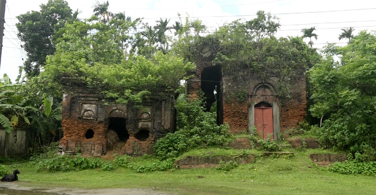 সম্রাট শাহজাহানের শাসনামলে নির্মিত রায়েরকাঠি জমিদার বাড়ি