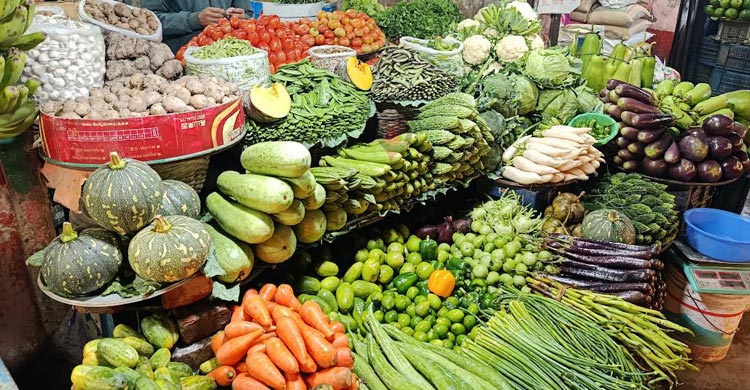 শীতের সবজির দাম কমেছে, নাগালের মধ্যে পেঁয়াজ