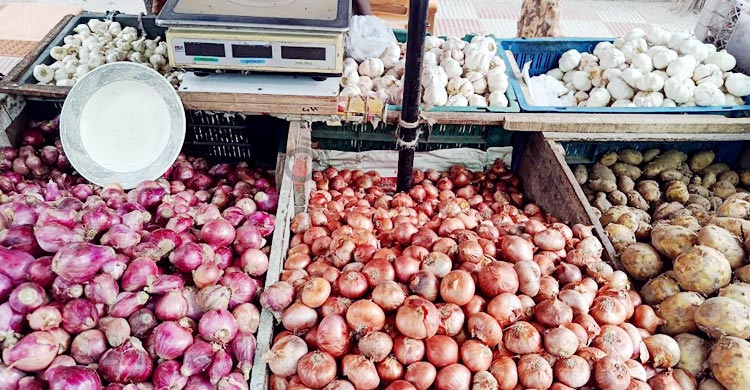 শীতের সবজির দাম কমেছে, নাগালের মধ্যে পেঁয়াজ