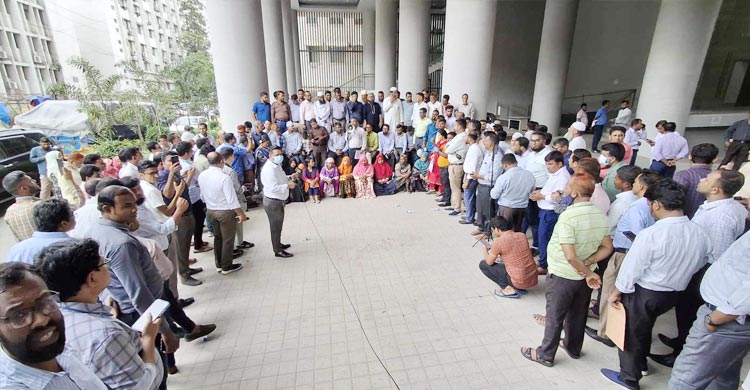 সচিবালয়ে ফের কর্মচারীদের বিক্ষোভ