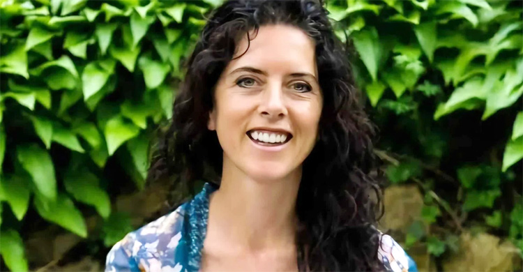 মৌমাছির কামড়ে মৃত্যু নয়, নতুন জীবন পান এলি