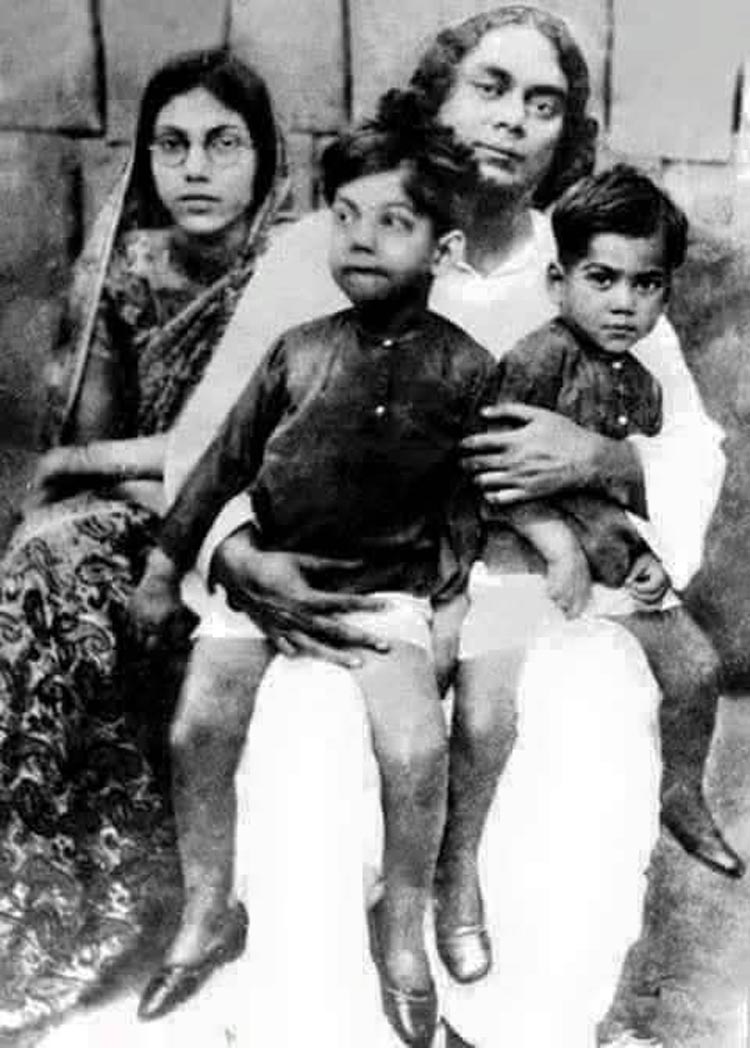 কবি নজরুলের ছিল চা-পানের নেশা