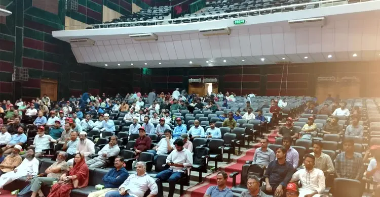 জুলাইয়ের অনুষ্ঠানে অডিটোরিয়াম ফাঁকা, উপাচার্যের ক্ষোভ